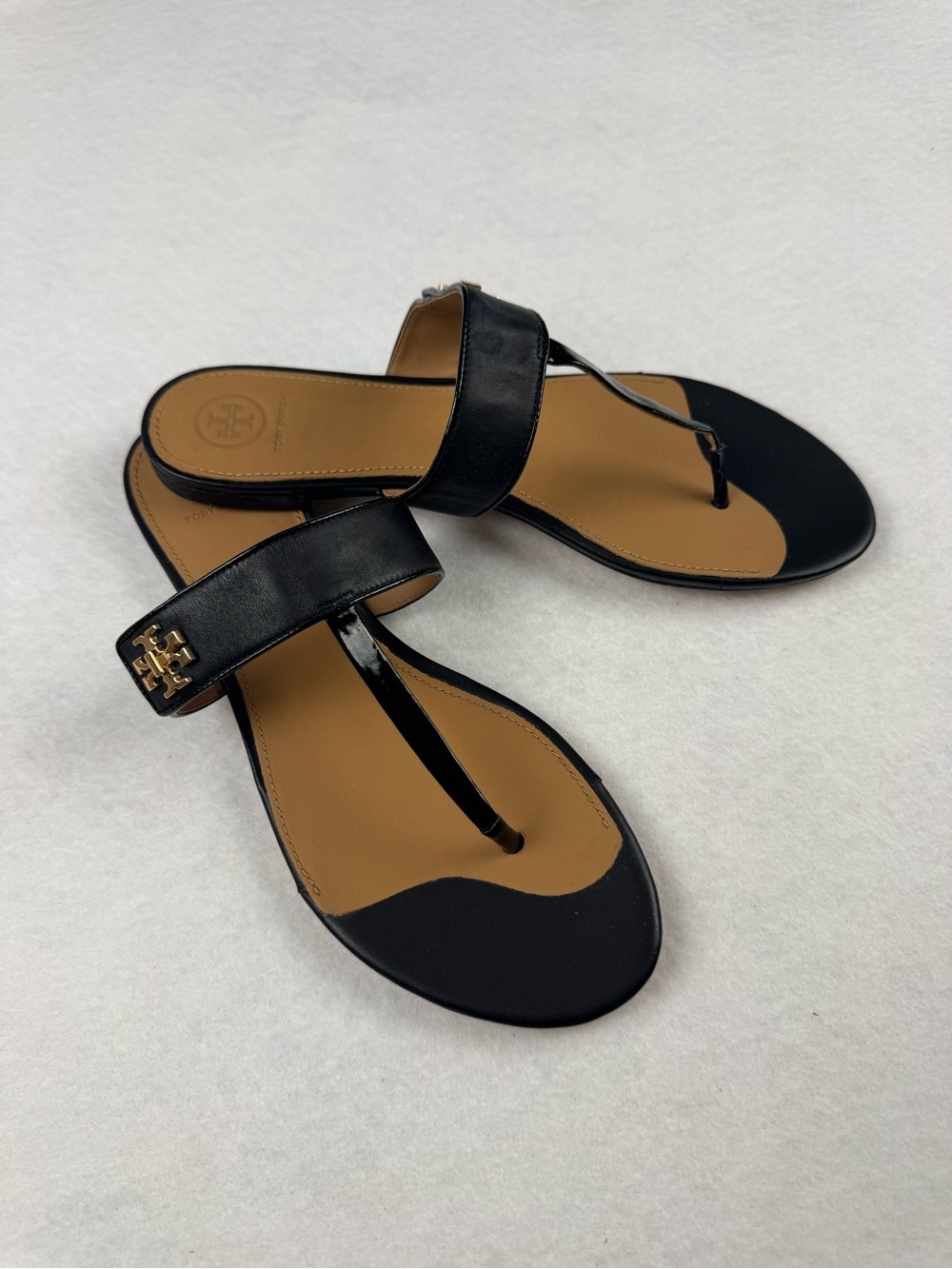 Tory Burch Black Leather Thong Sandals Gold Logo Size 10M Flats